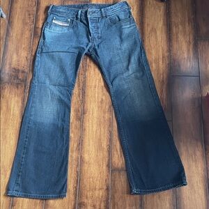 Stylish Bootcut Jeans for Men size 30 x 31 Vintage Diesel